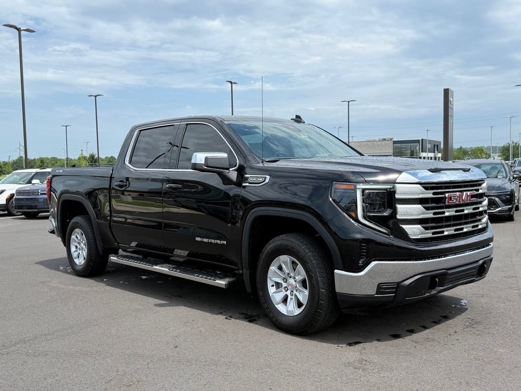 Used 2025 GMC Sierra 1500 SLE AWD/4WD image 3