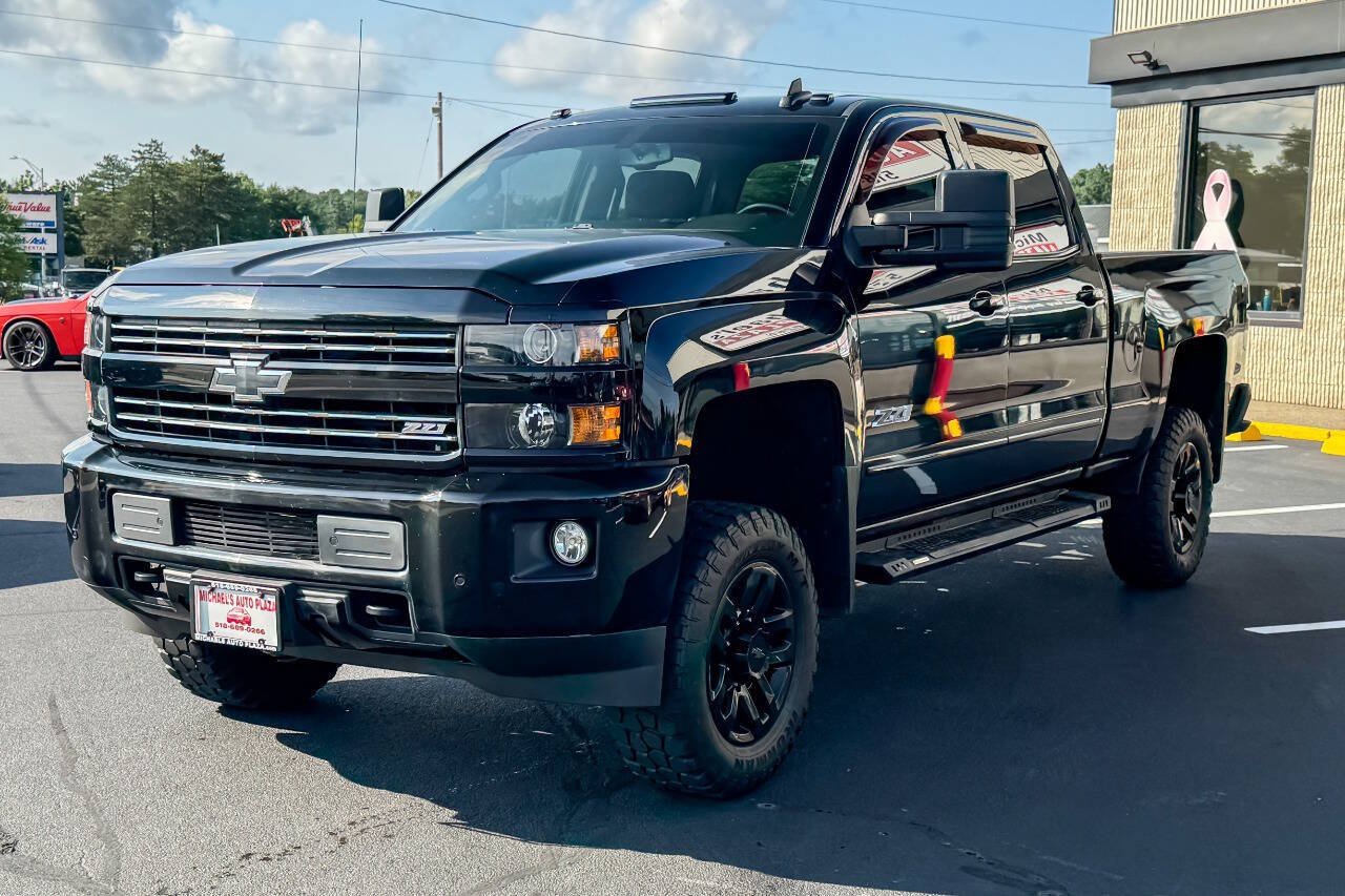 Used 2018 Chevrolet Silverado 2500 LT w/ Midnight Edition AWD/4WD image 8