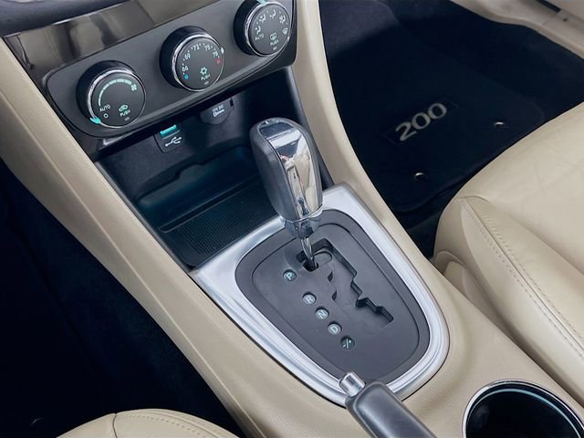 Used 2013 Chrysler 200 Limited image 20