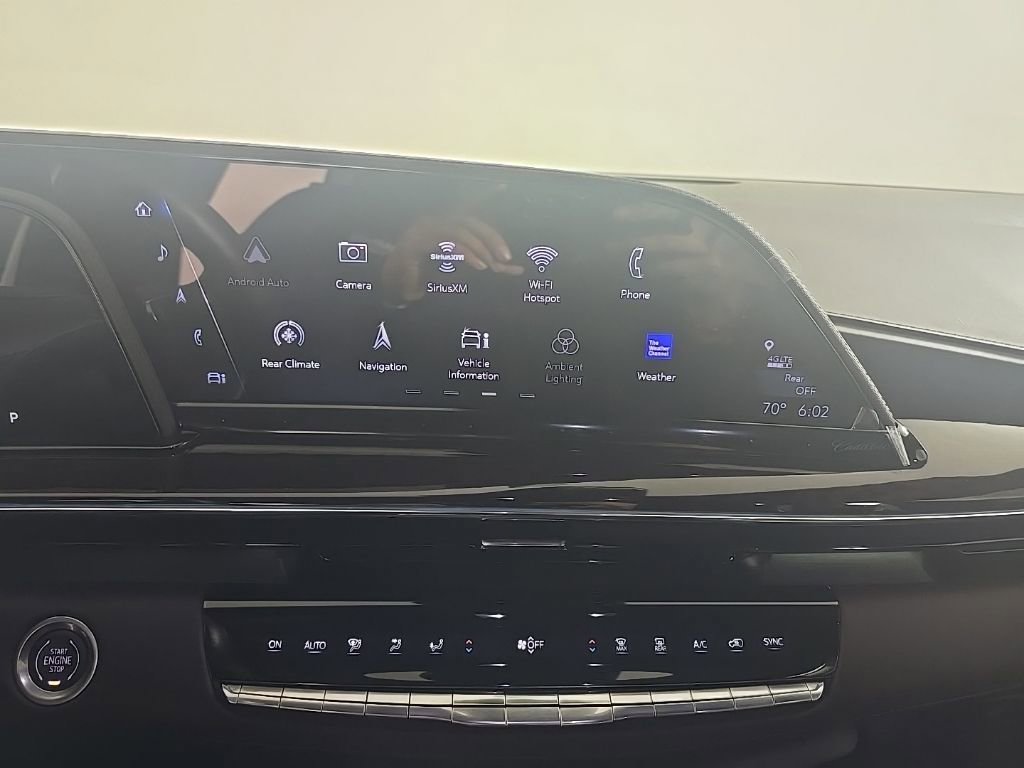 Certified 2024 Cadillac Escalade ESV Sport Platinum image 8