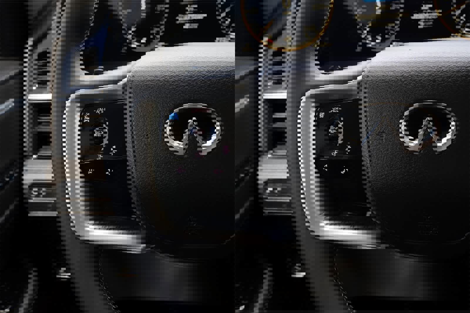 Used 2025 INFINITI QX80 Pure w/ Cargo Package image 10