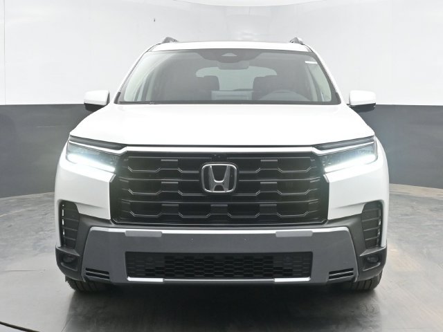 New 2026 Honda Pilot Touring image 3