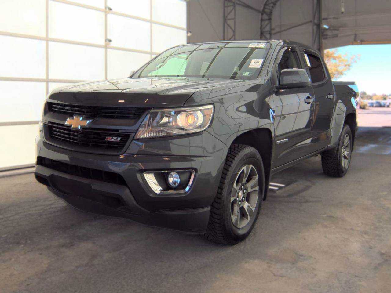 Used 2017 Chevrolet Colorado Z71 AWD/4WD image 5