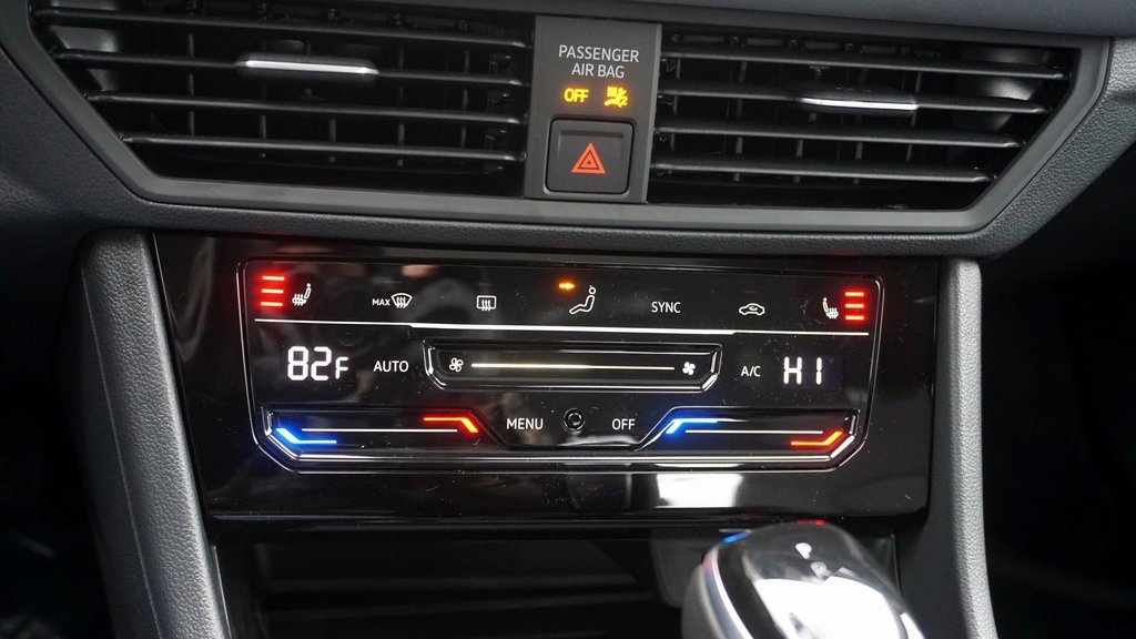 Used 2025 Volkswagen Jetta SE image 14