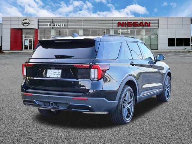 Used 2025 Ford Explorer ST-Line w/ ST-Line Street Pack AWD/4WD image 4
