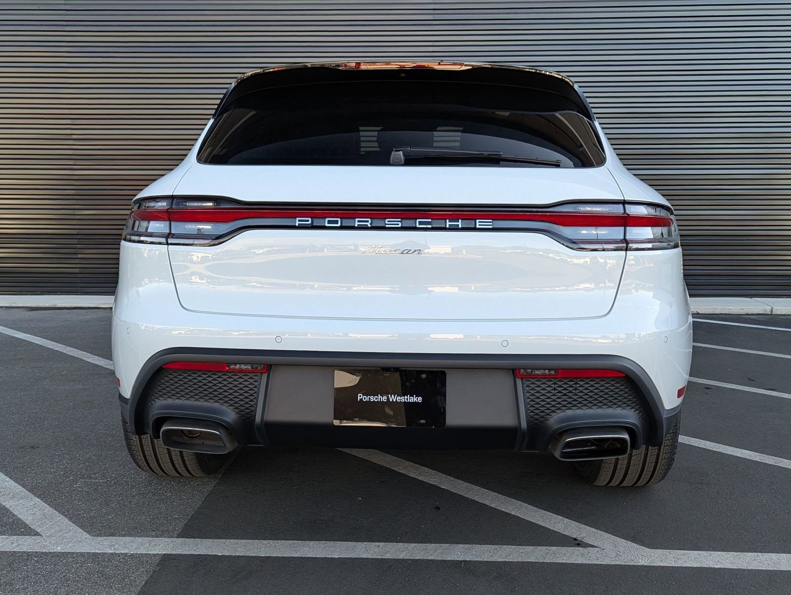 Certified 2025 Porsche Macan image 10