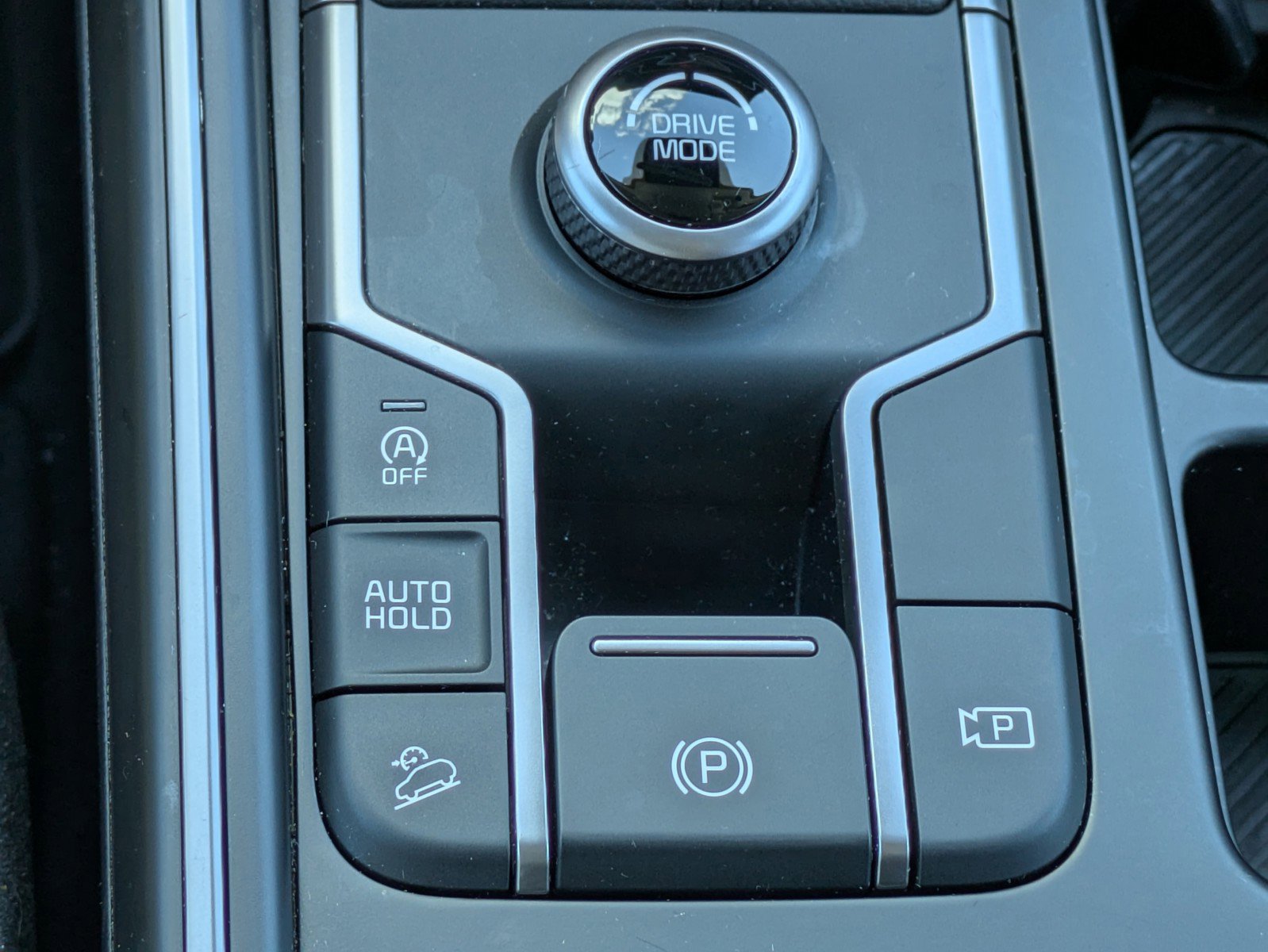 Certified 2025 Kia Sorento LX FWD image 24