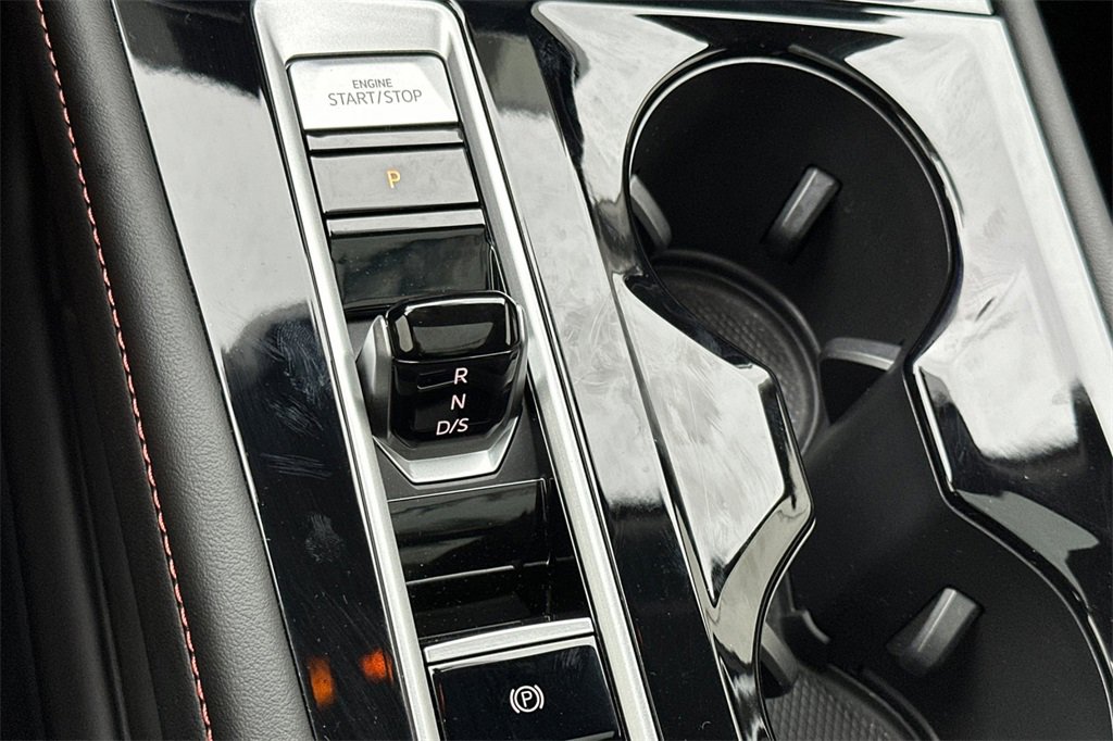 Used 2024 Volkswagen Atlas Peak Edition SE image 25