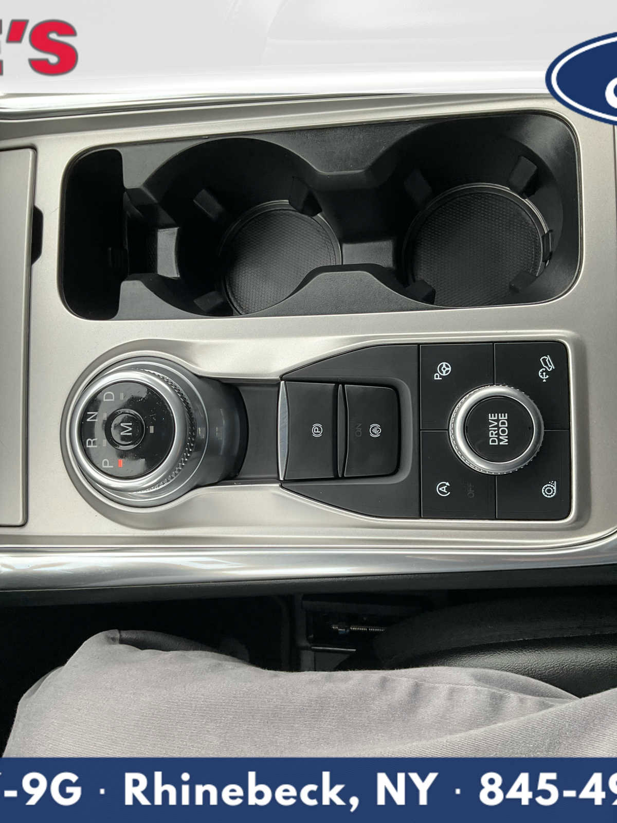 Used 2020 Ford Explorer Platinum w/ Premium Technology Package image 27