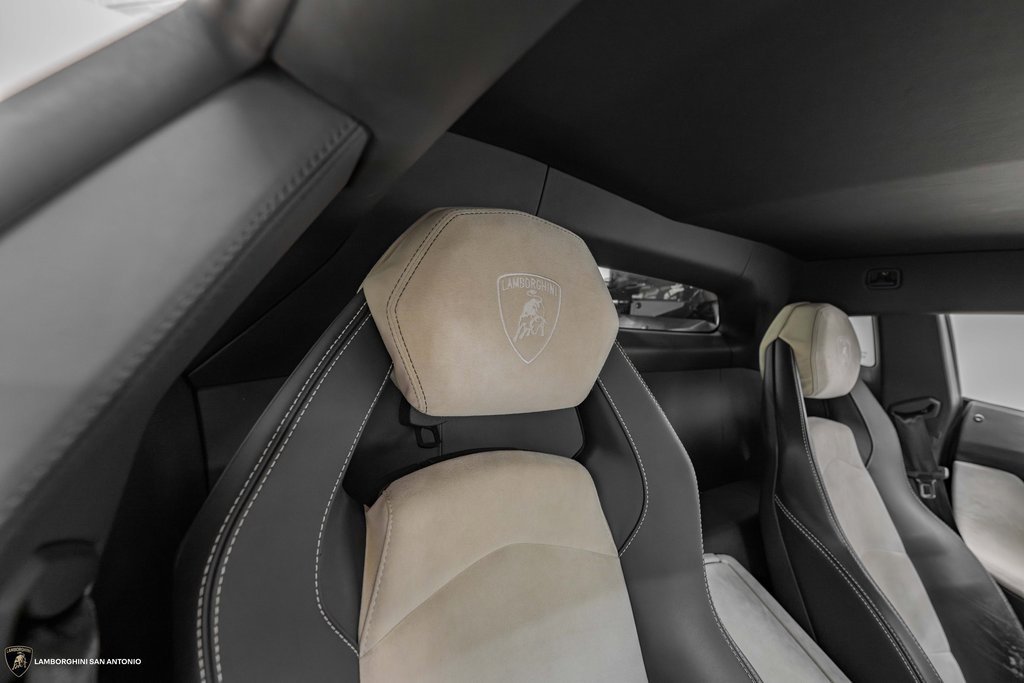 Used 2015 Lamborghini Aventador LP 700-4 image 31