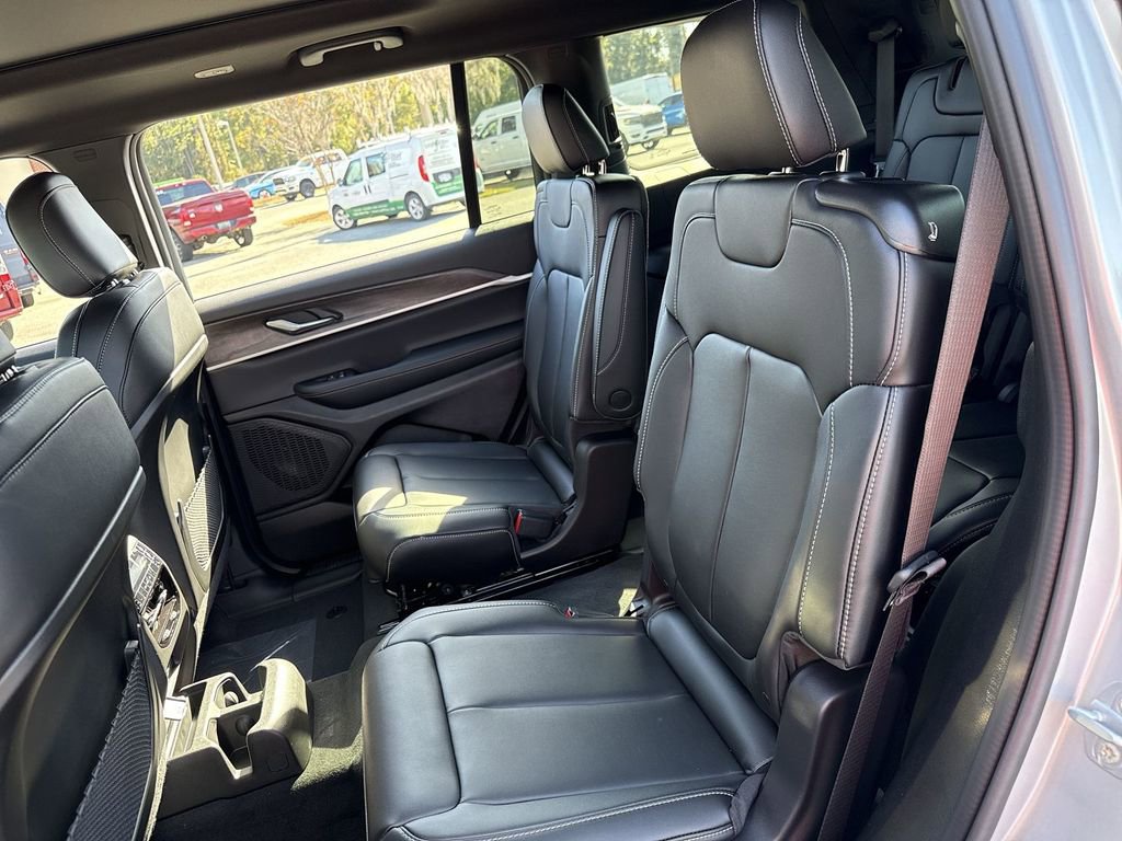 New 2025 Jeep Grand Cherokee L Limited w/ Trailer Tow Package image 27