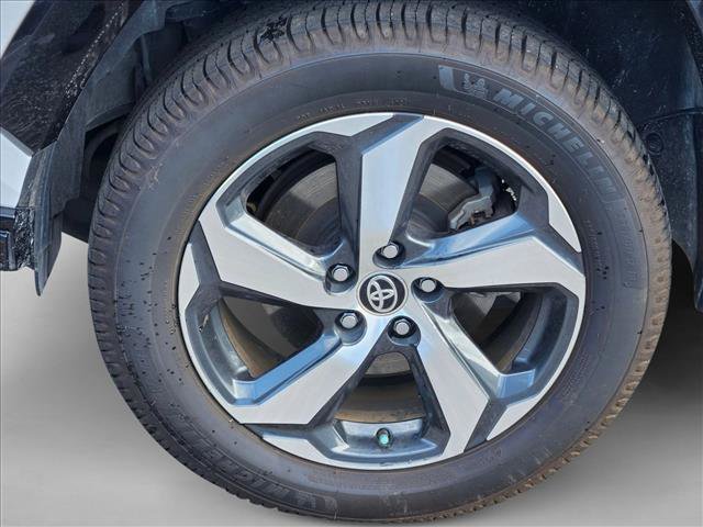 Used 2021 Toyota RAV4 SE w/ Weather & Moonroof Package AWD/4WD image 5