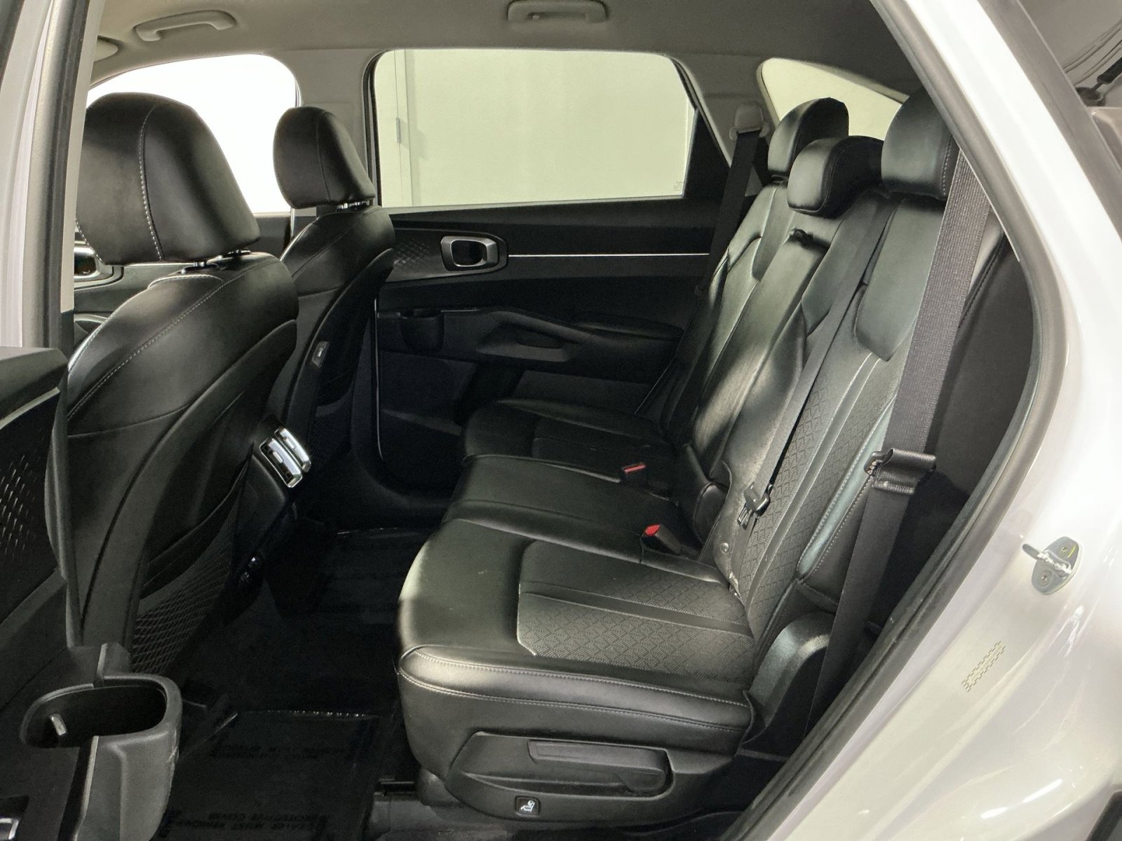 Used 2022 Kia Sorento S FWD image 24