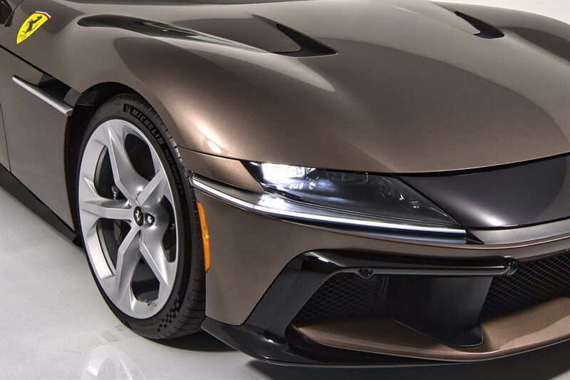 Used 2025 Ferrari 12Cilindri RWD image 36