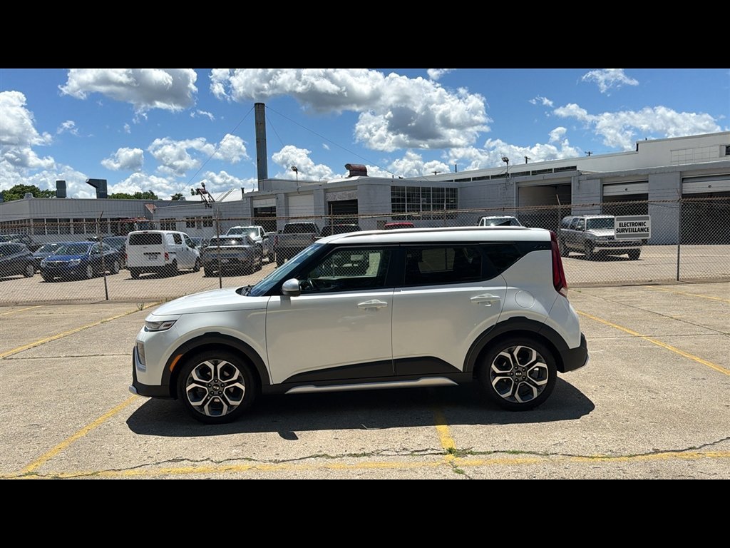 Used 2020 Kia Soul X-Line FWD image 3
