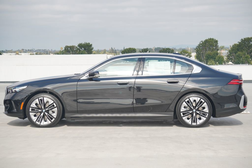 Used 2026 BMW i5 eDrive40 image 4