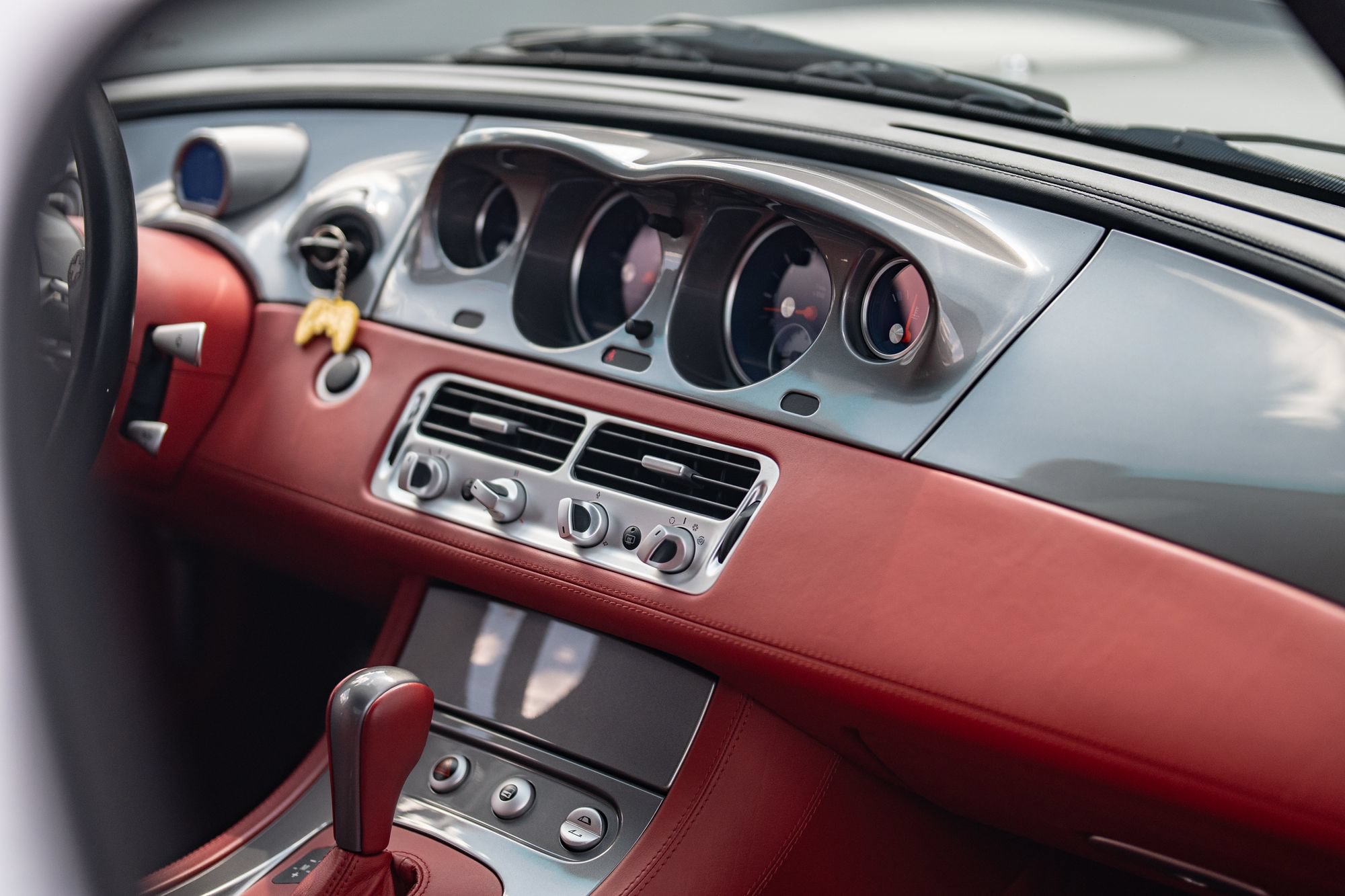 Used 2003 BMW Z8 RWD image 26