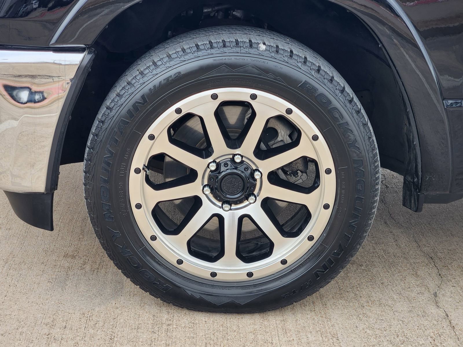 Used 2025 RAM 1500 Lone Star image 11