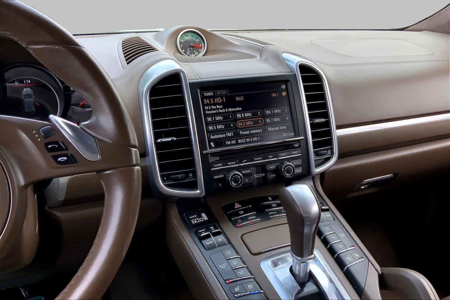 Used 2013 Porsche Cayenne Turbo AWD/4WD image 7