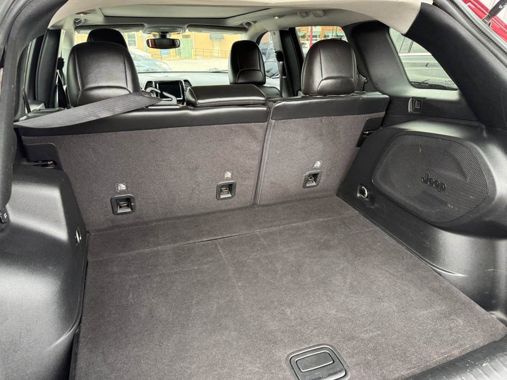 Used 2020 Jeep Cherokee Limited image 16