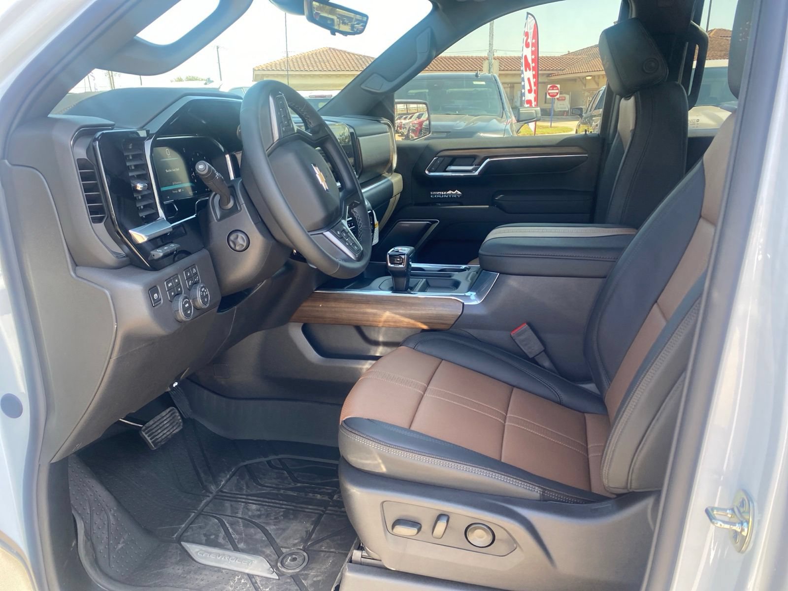 New 2026 Chevrolet Silverado 1500 High Country w/ High Country Premium Package AWD/4WD image 17