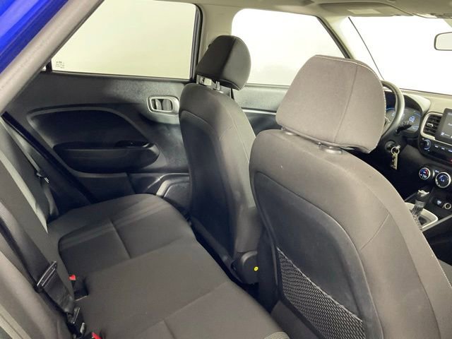 Used 2023 Hyundai Venue SEL image 19