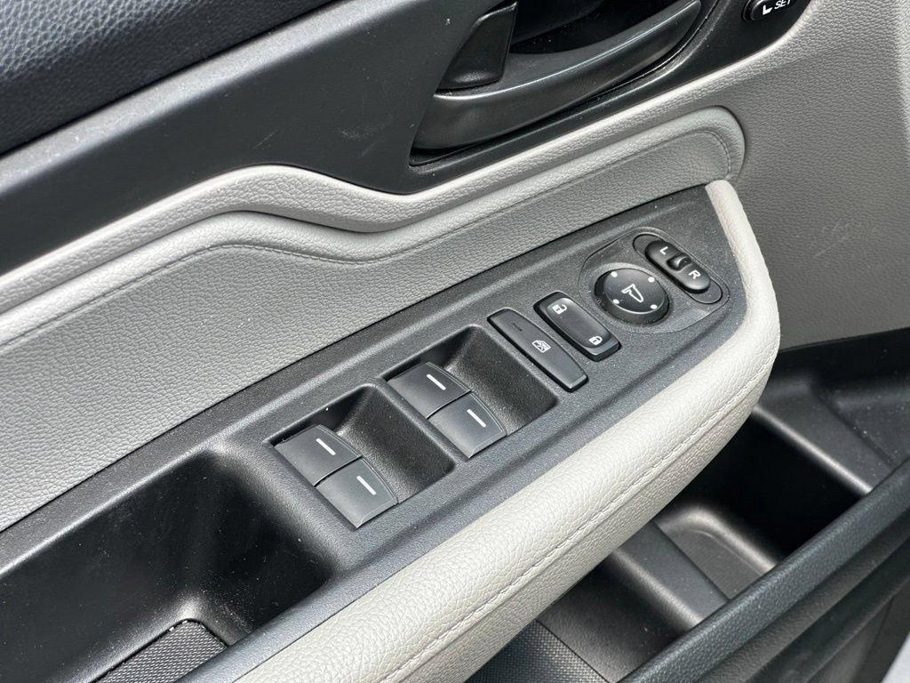 Used 2019 Honda Odyssey EX-L image 18