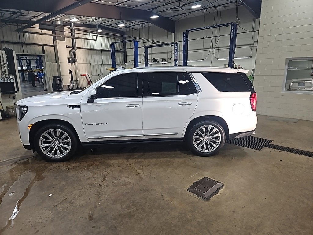 Used 2024 GMC Yukon Denali w/ Max Trailering Package image 4