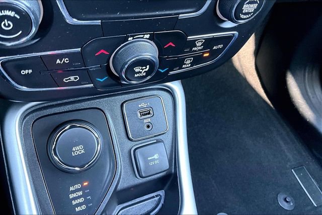 Used 2020 Jeep Compass Sport image 16