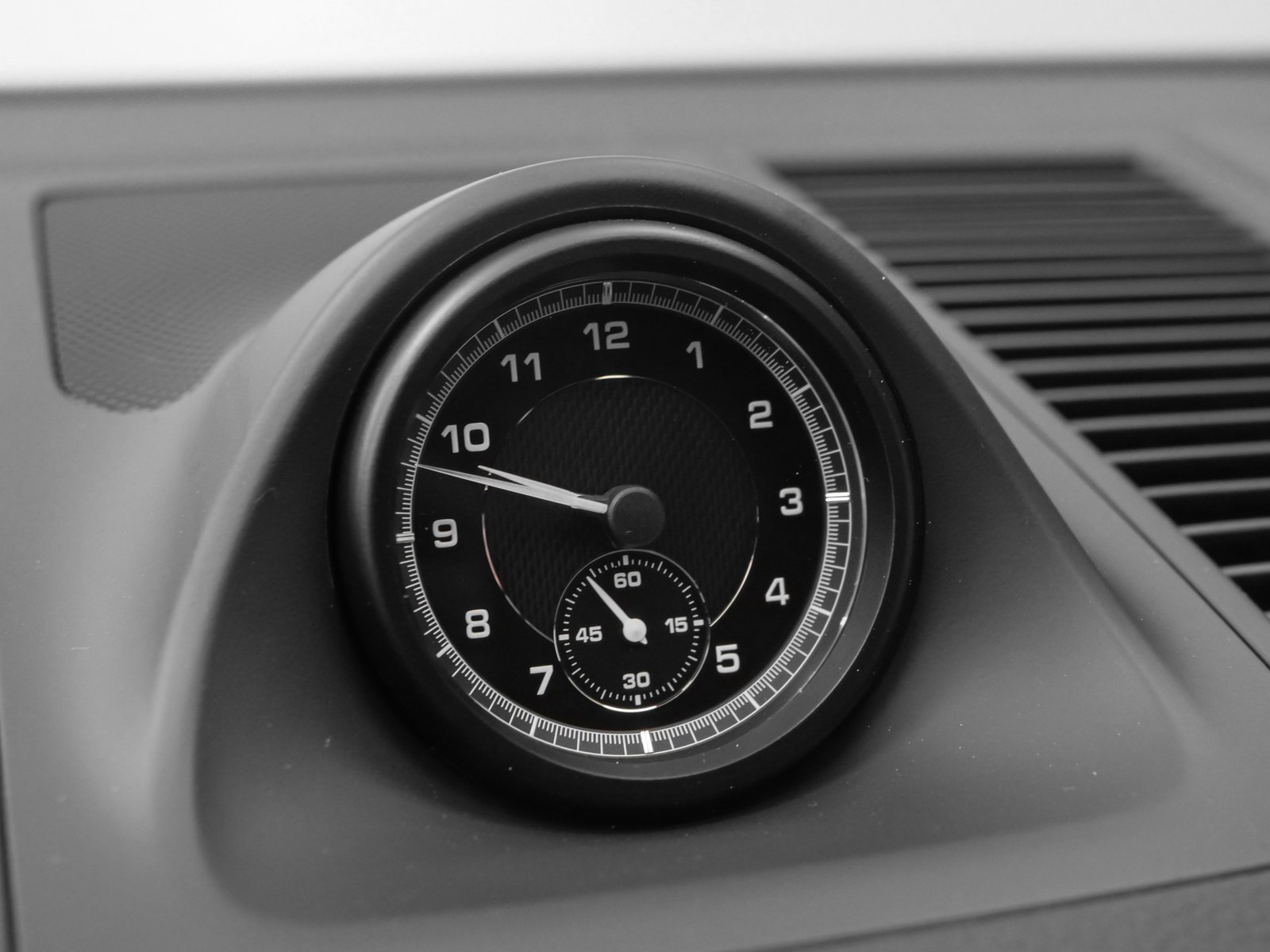 Certified 2025 Porsche Macan image 35