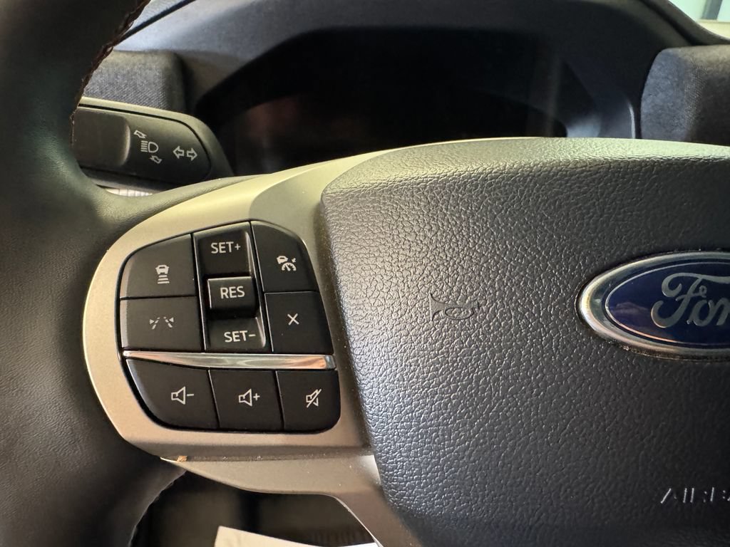 Used 2025 Ford Explorer Active w/ Active Comfort Package AWD/4WD image 11
