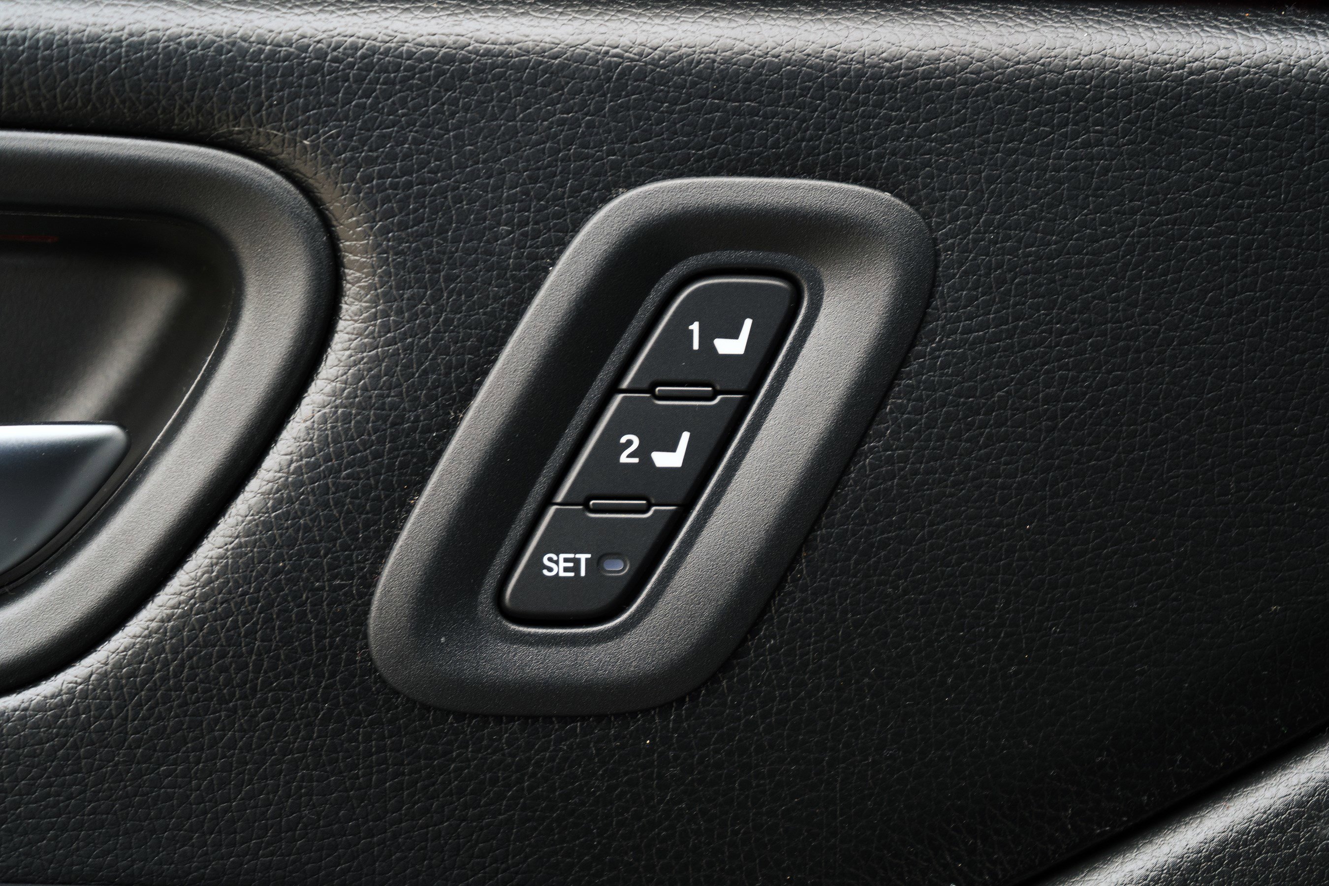 Used 2025 Honda Pilot Black Edition image 40