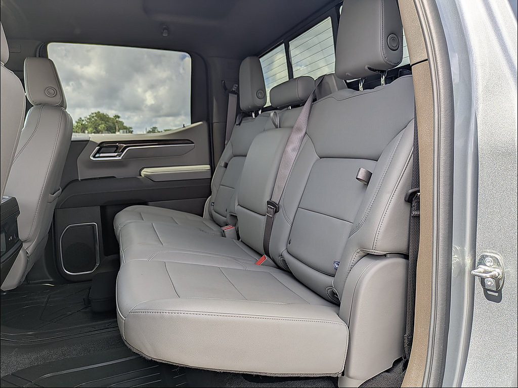 Used 2026 Chevrolet Silverado 1500 LT w/ Safety Package RWD image 16