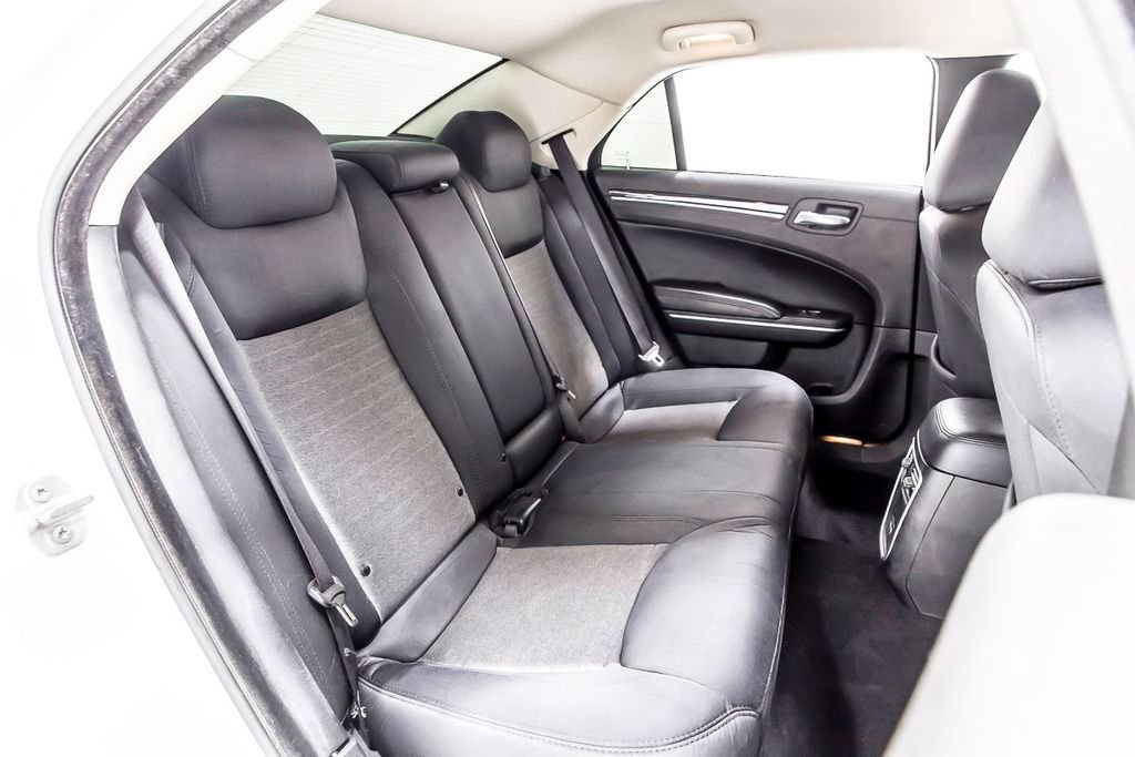 Used 2023 Chrysler 300 Touring w/ Sport Appearance Package image 29