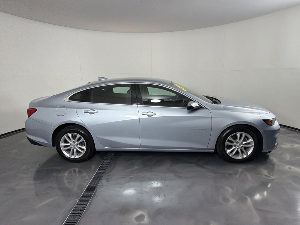 Used 2018 Chevrolet Malibu LT FWD image 4
