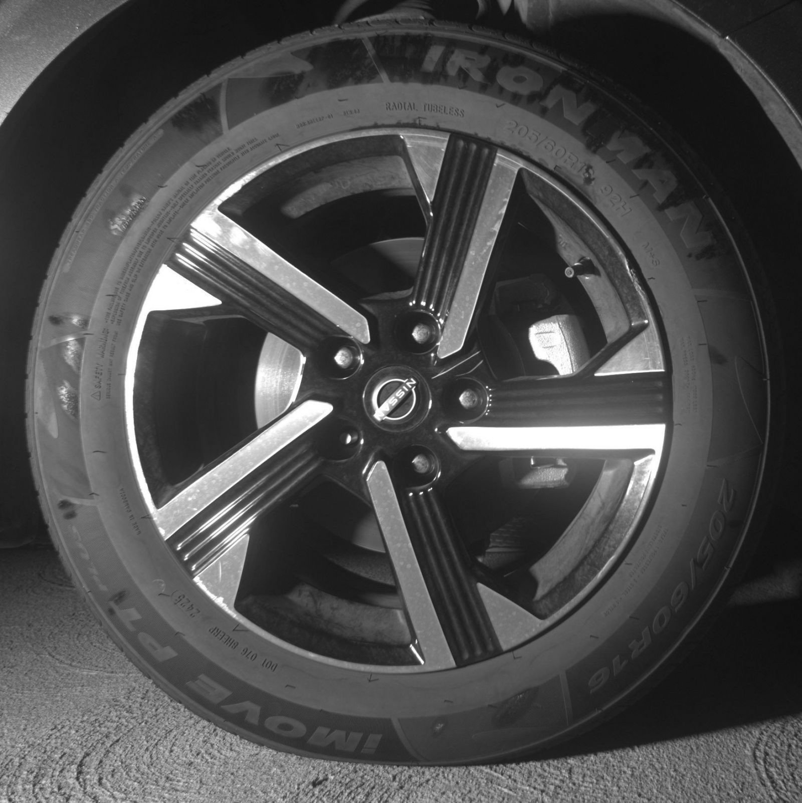 Used 2025 Nissan Sentra SV FWD image 16