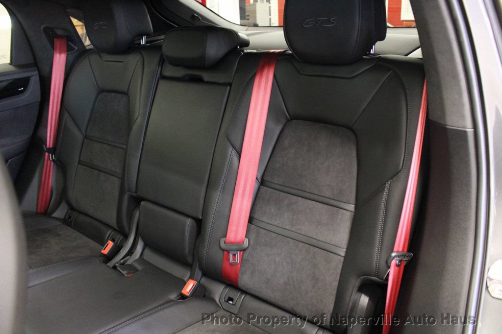 Used 2023 Porsche Cayenne GTS w/ Premium Package AWD/4WD image 33