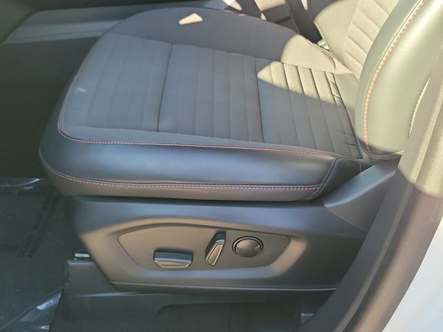 Used 2025 Ford Explorer ST-Line w/ Premium Package image 15
