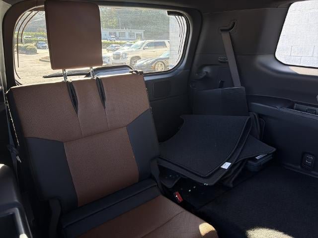 Used 2024 Lexus GX 550 w/ Accessory Package (Z1) AWD/4WD image 16