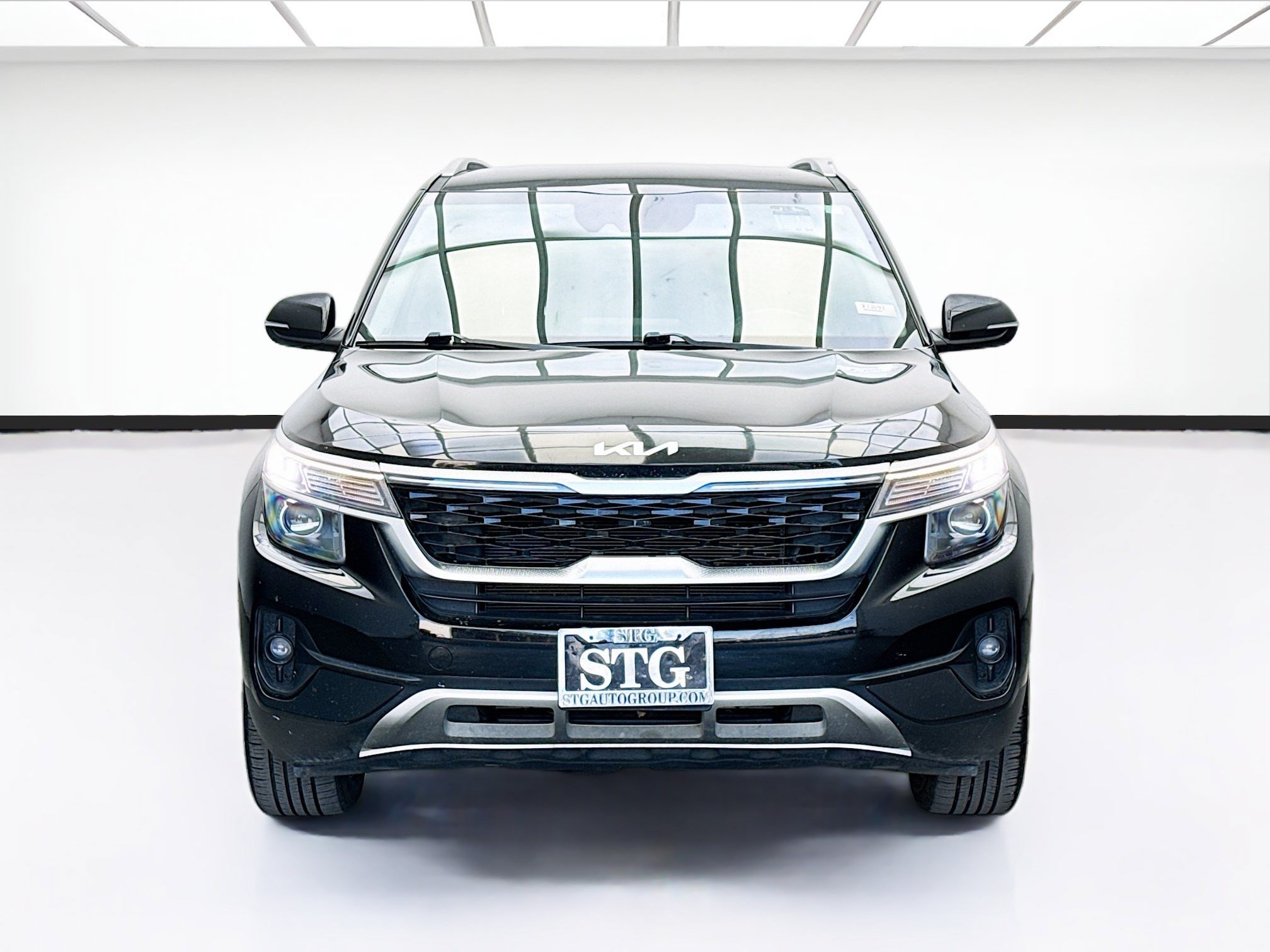 Used 2023 Kia Seltos S AWD/4WD image 2