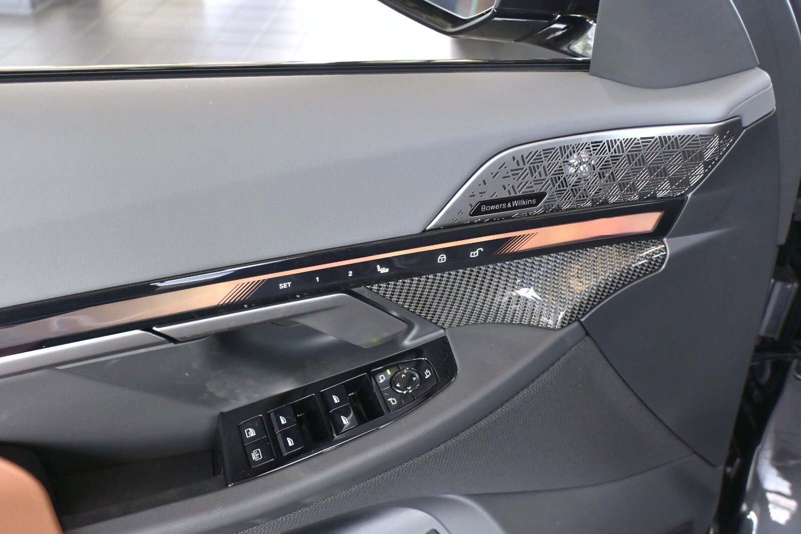 New 2026 BMW 550e xDrive w/ Executive Package image 15
