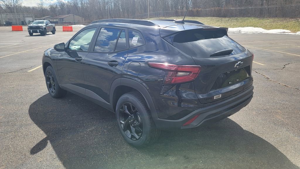 New 2026 Chevrolet Trax LT w/ Driver Confidence Package image 9