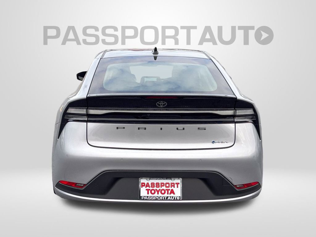 New 2026 Toyota Prius Plug-In Hybrid SE image 4