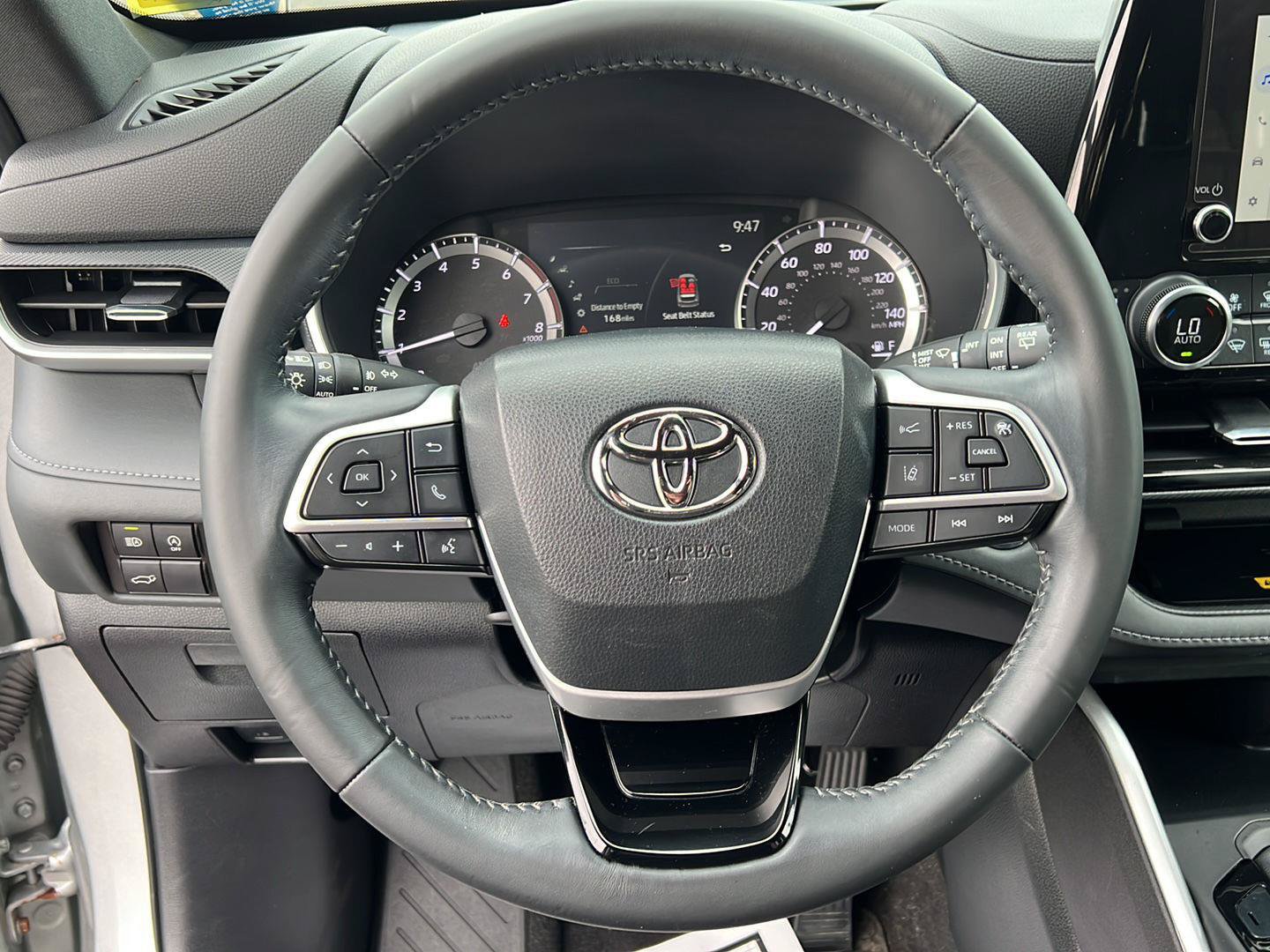 Used 2023 Toyota Highlander XSE AWD/4WD image 8