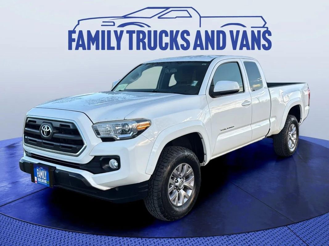 Used 2017 Toyota Tacoma SR5 image 1
