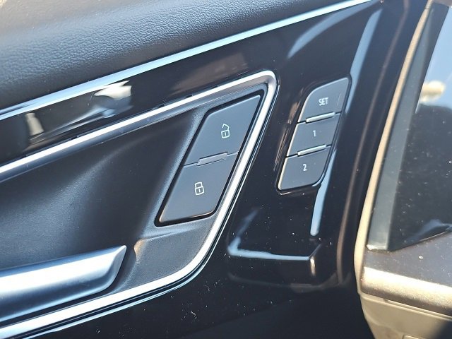 Used 2023 Audi Q4 e-tron Premium Plus w/ Premium Plus image 9