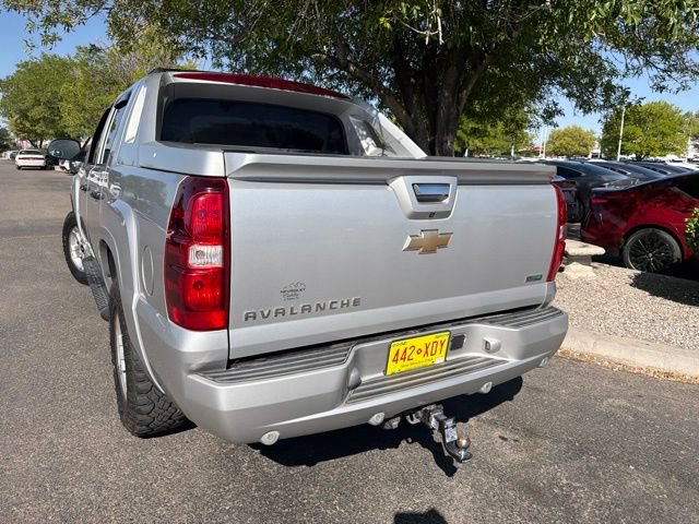 Used 2011 Chevrolet Avalanche LT w/ Suspension Package, Off-Road AWD/4WD image 17