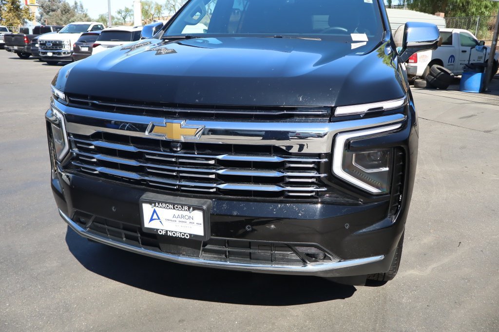 Used 2026 Chevrolet Suburban Premier w/ Sun And Tow Package AWD/4WD image 9
