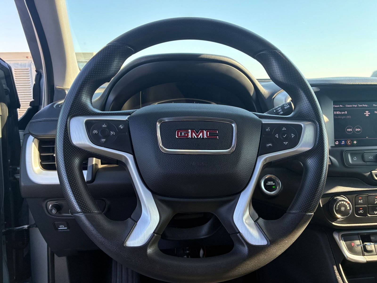 Used 2024 GMC Terrain SLE FWD image 27