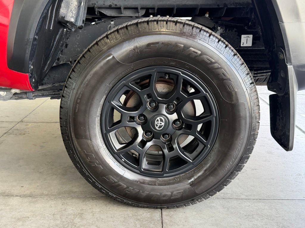 Certified 2023 Toyota Tacoma SR5 AWD/4WD image 17